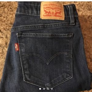 711 Levi’s ankle skinny jeans!